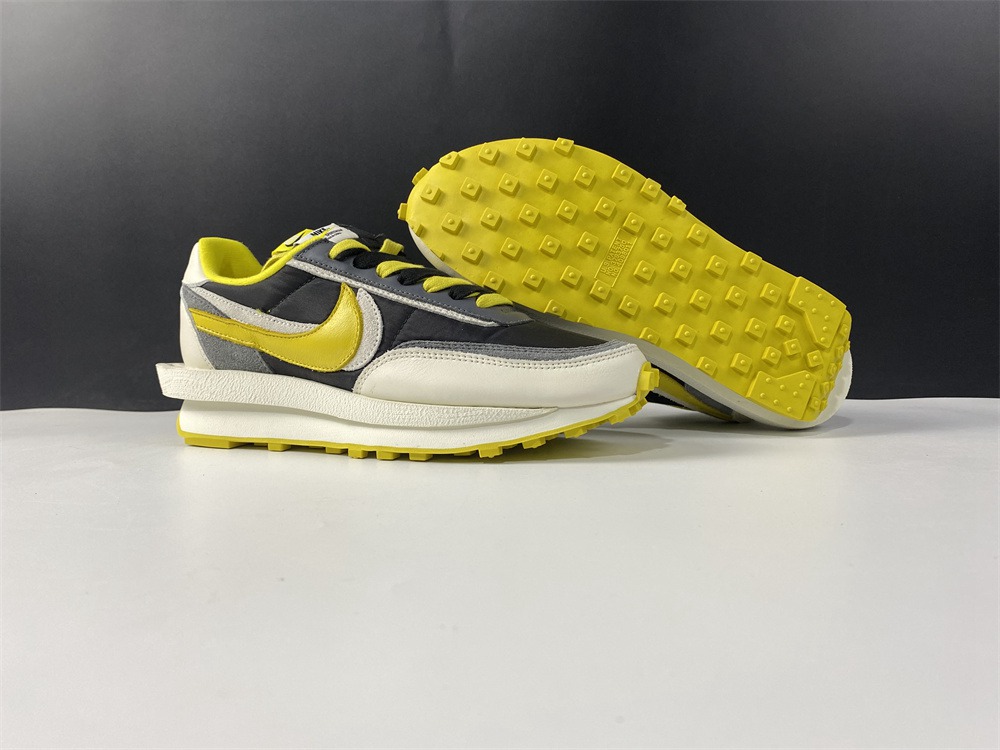 UNDERCOVER x sacai x Nike LDWaffle  DJ4877 001